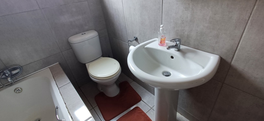 To Let 2 Bedroom Property for Rent in Morelig Free State